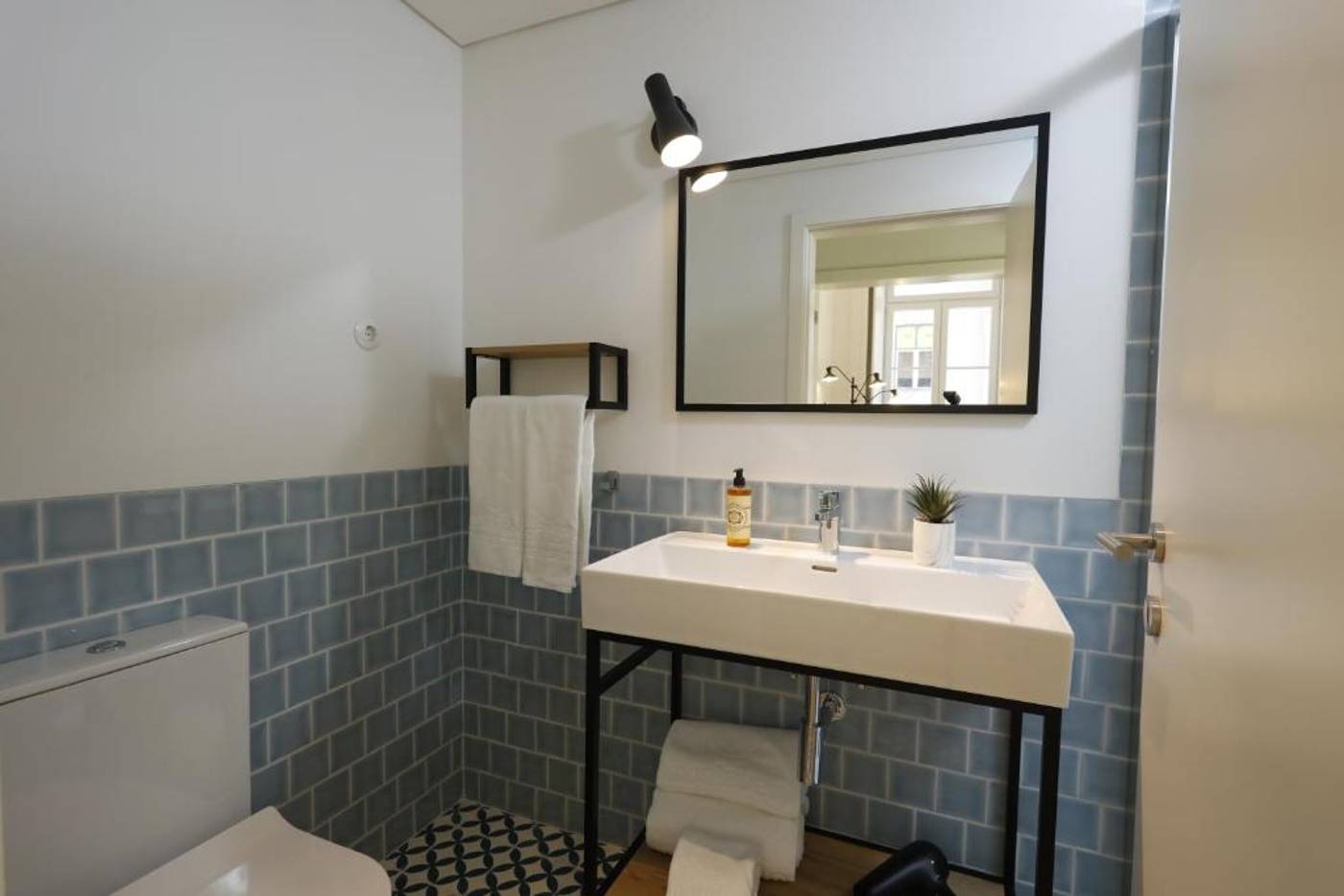 Montebelo-Lisbon-Downtown-Apartments-Room-18