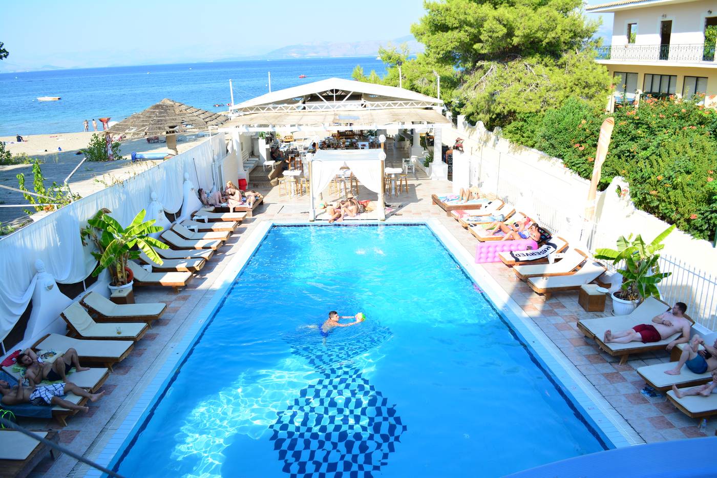 Cavo-D-Oro-Complex-Pool-12
