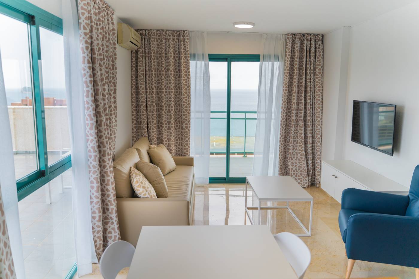 Magic-Atrium-Beach-Room-11