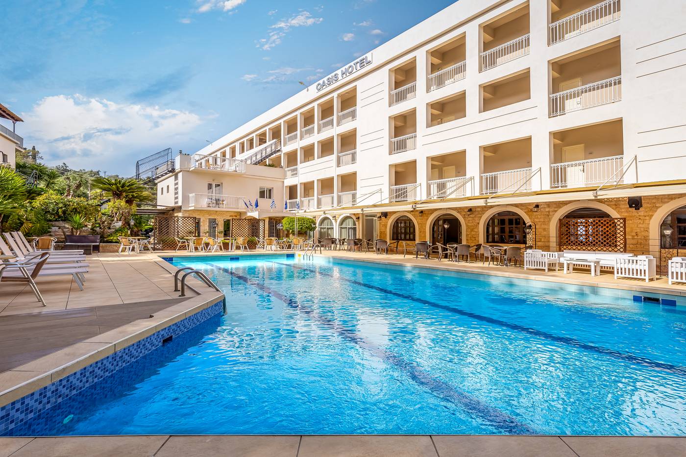 Oasis-Hotel-Pool-1