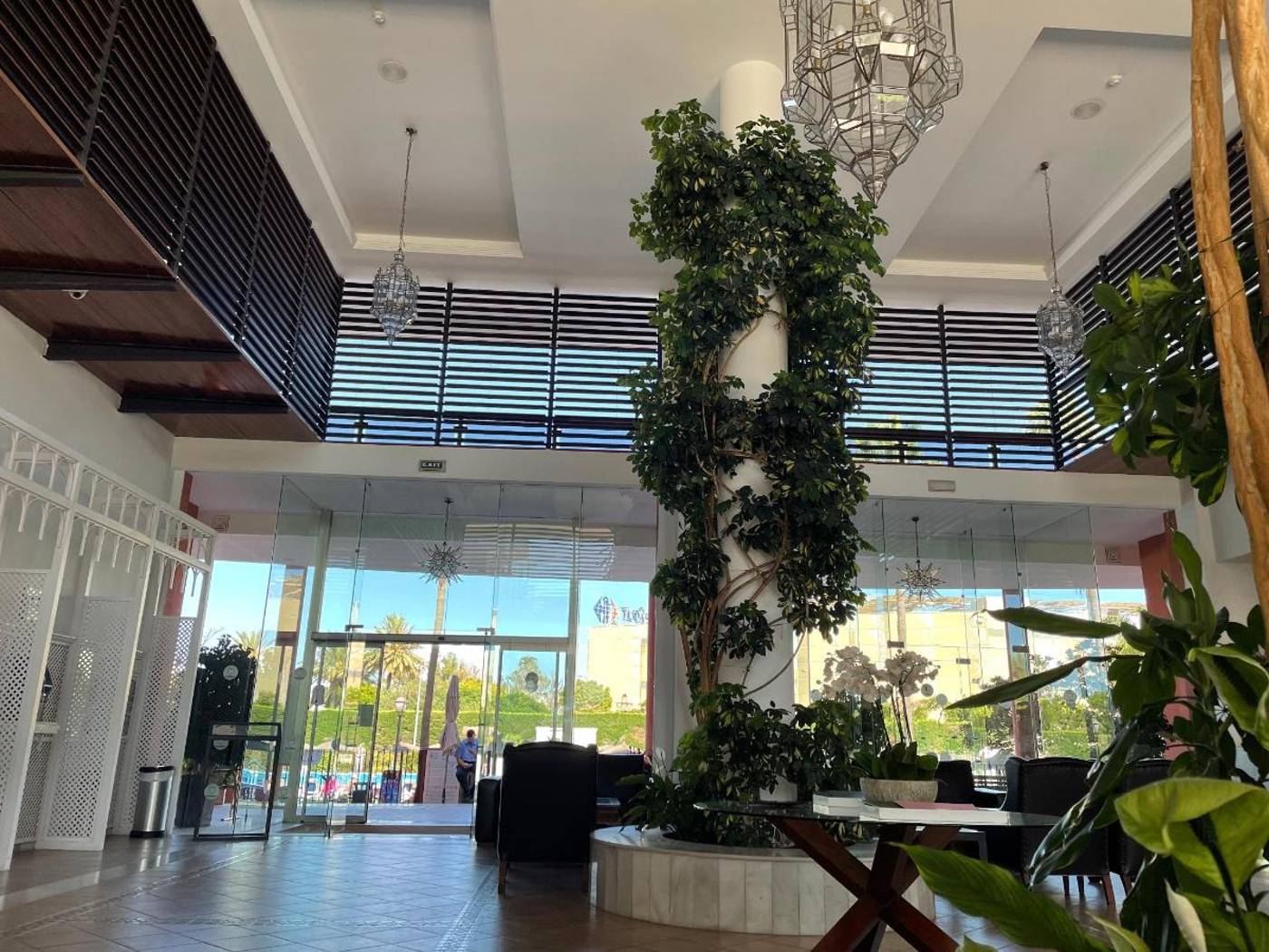 Aparthotel-Ilunion-Miramar-Lobby-49