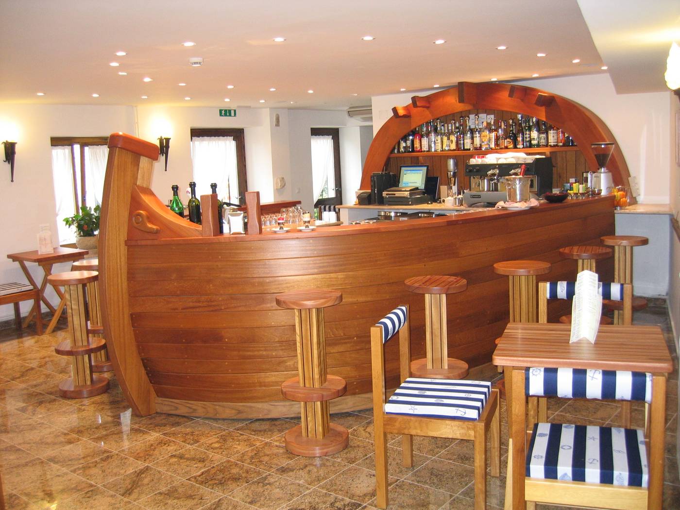 Villetta-Phasiana-Bar-19