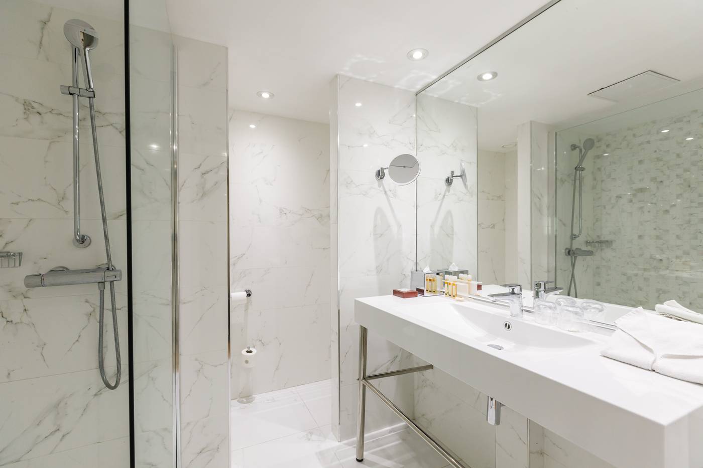 Nice-Riviera-Room-20