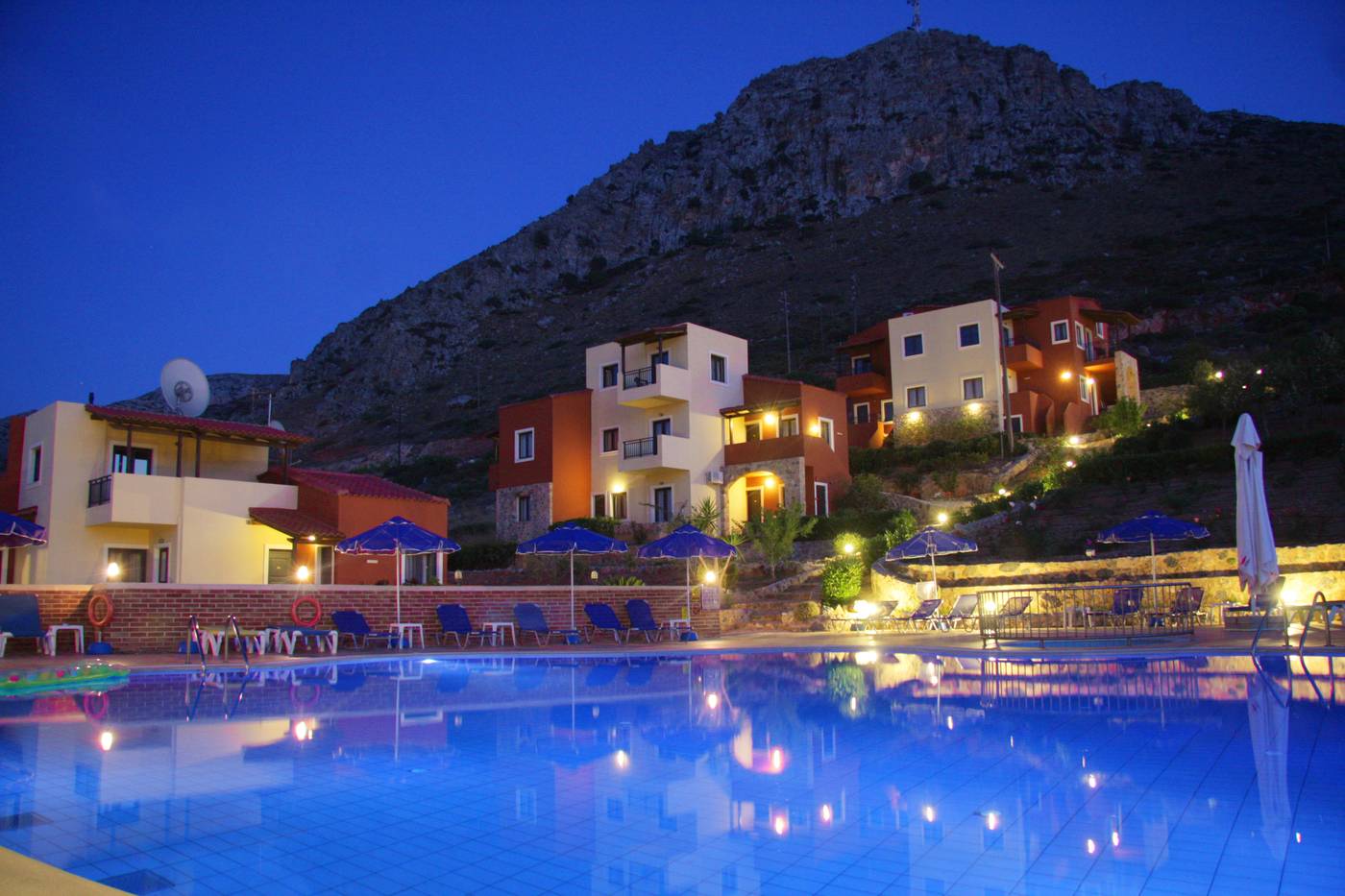 Driades-Apartments-Pool-4