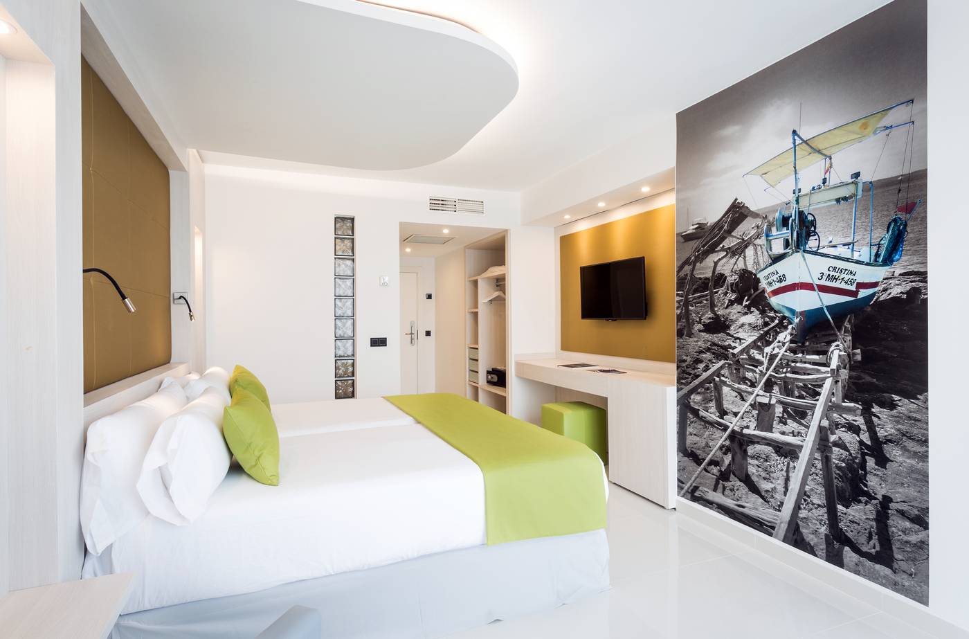 The-Ibiza-Twiins-Room-29