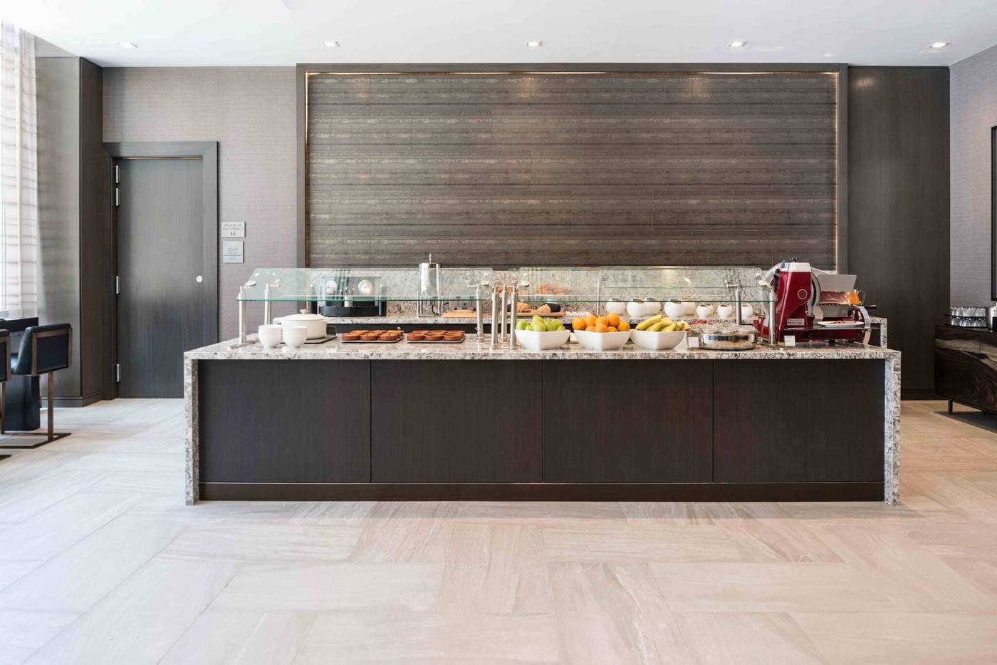 Ac-Hotel-By-Marriott-Boston-Cleveland-Circle-Restaurant-15