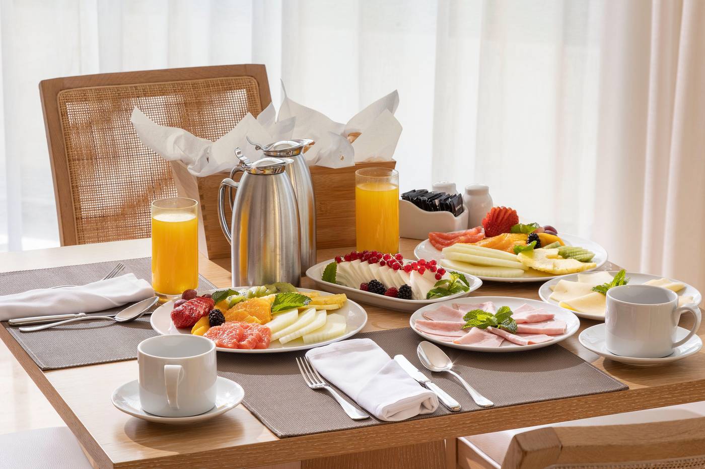 Crowne-Plaza-Vilamoura-Restaurant-55