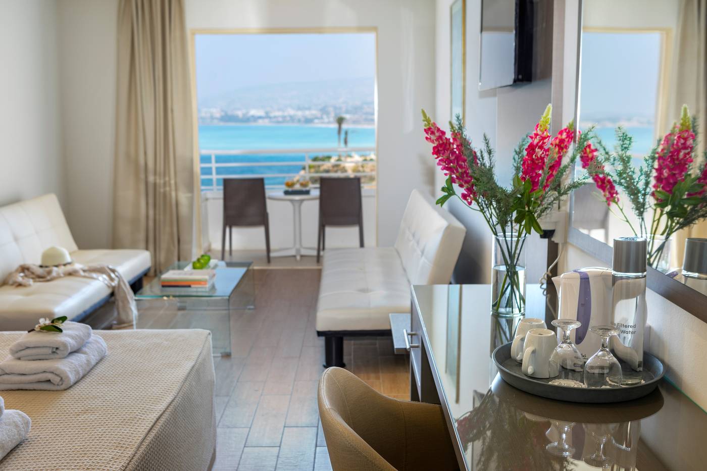 Queens-Bay-Hotel-Room-36