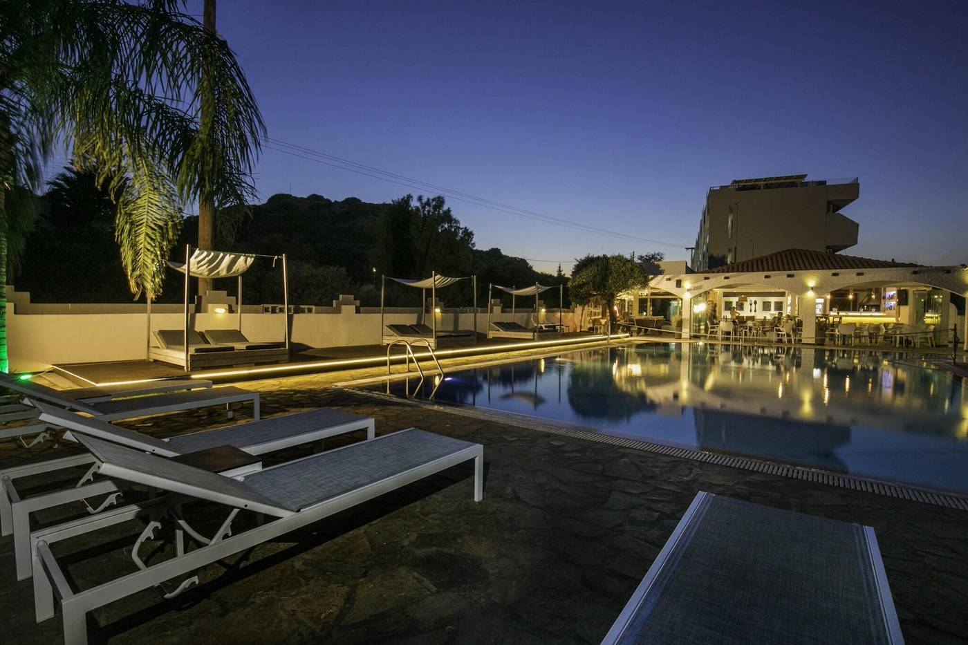 Malibu-Boutique-Pool-6