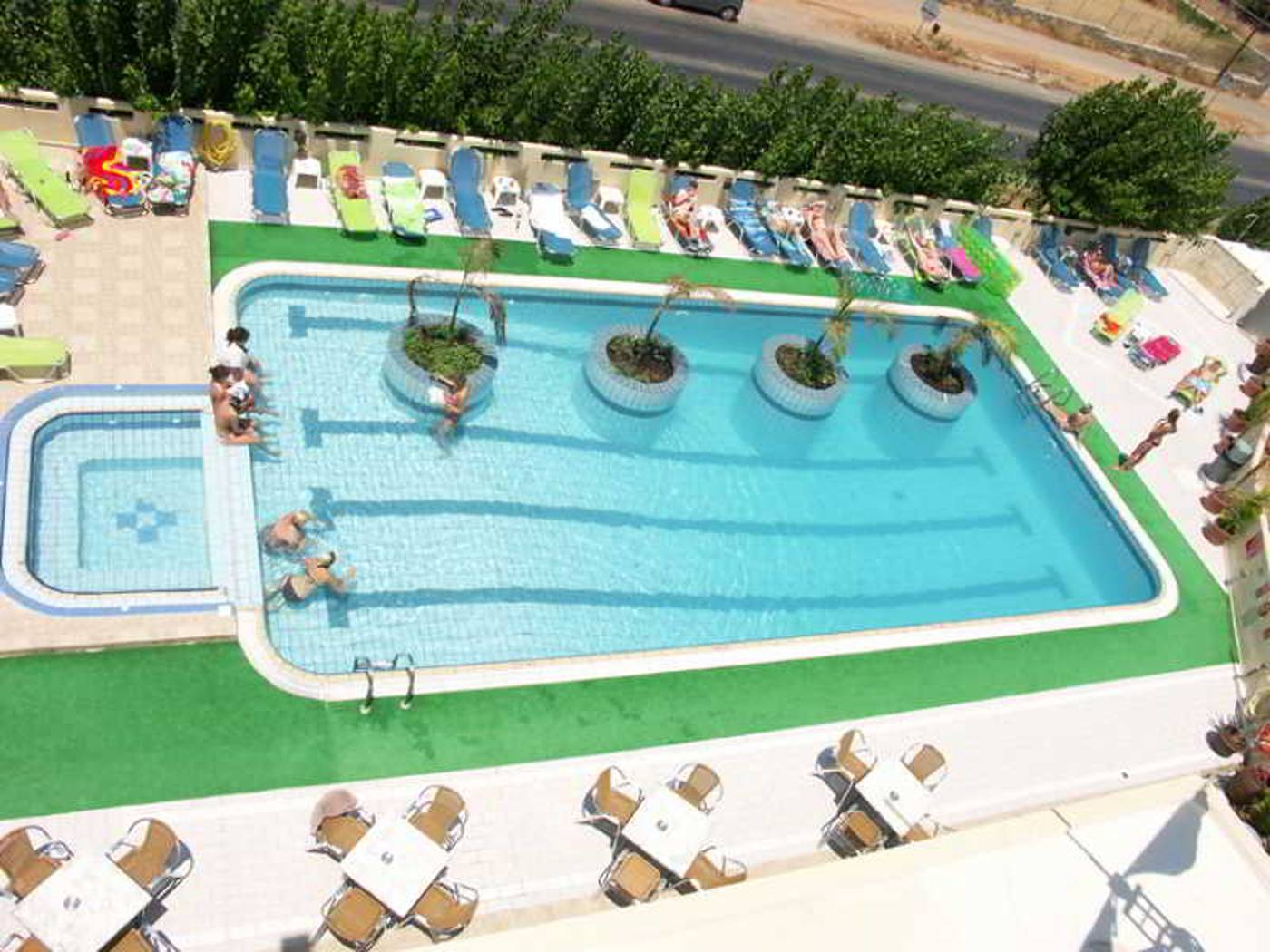 Nikos-Pool-5