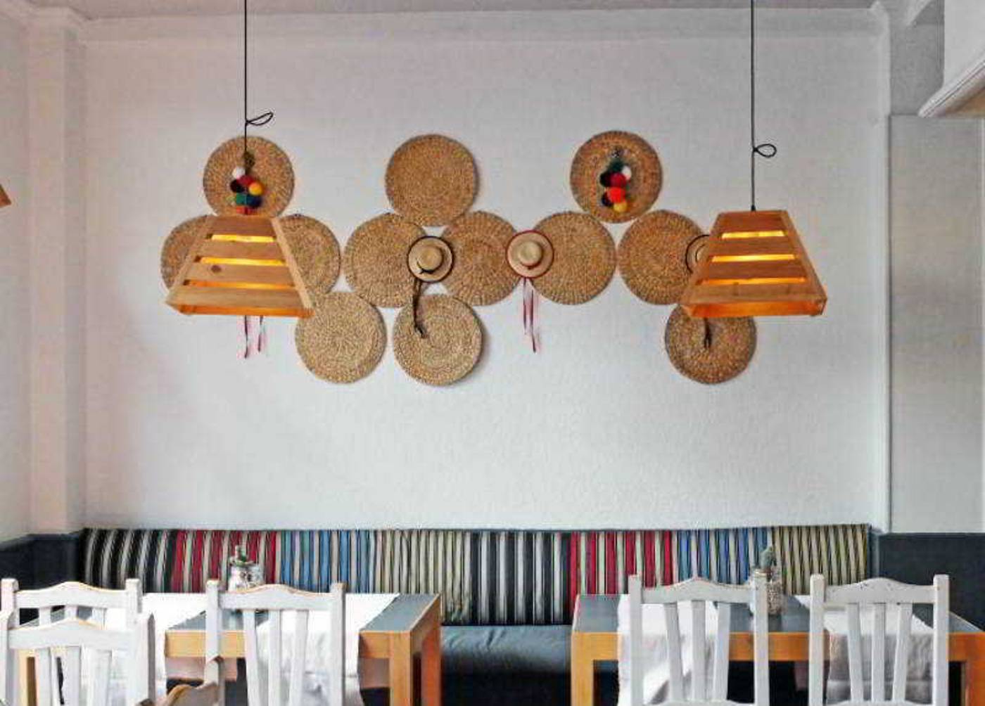 Maga-Restaurant-25