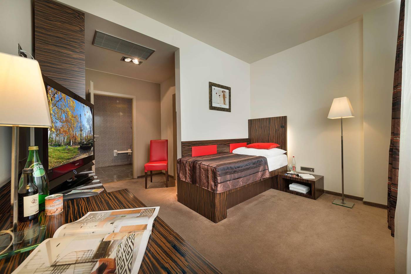 EA-Hotel-Crystal-Palace-Room-7