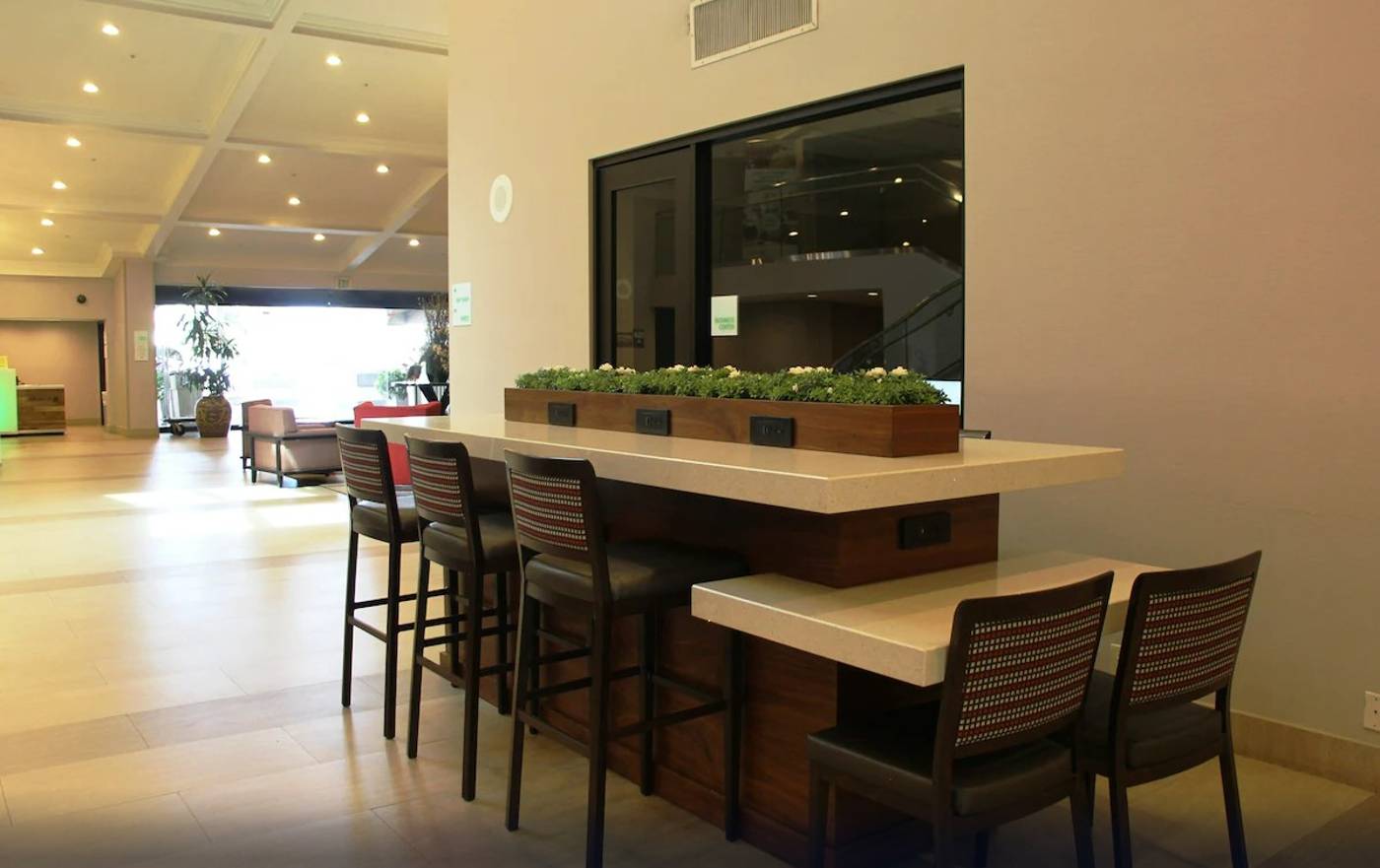 Doubletree-by-Hilton-Buena-Park-Bar-6