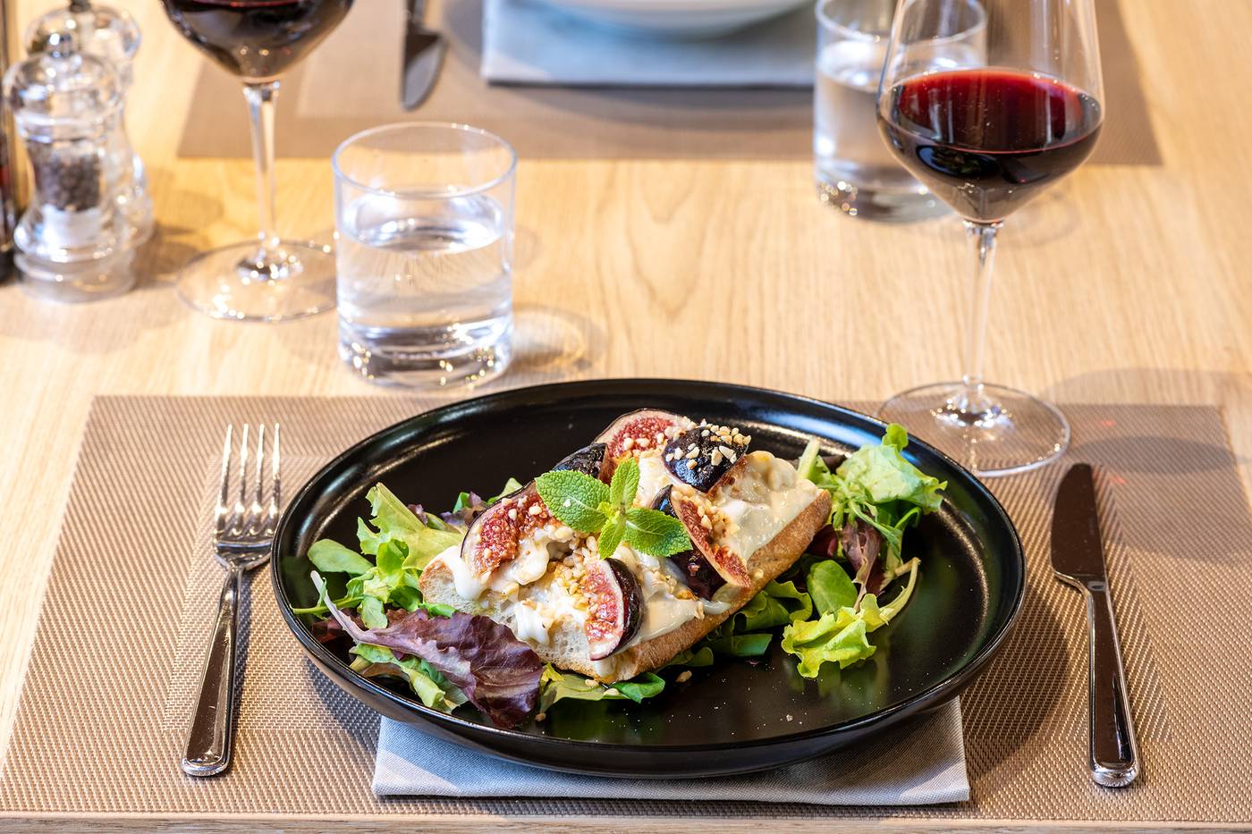 Neo-Hotel-Restaurant-45