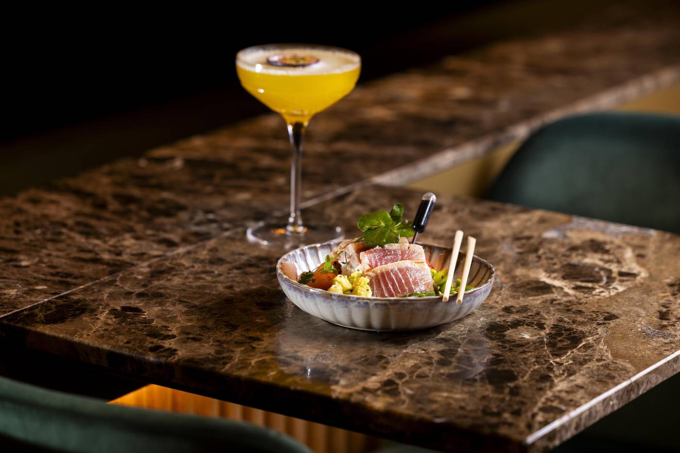 NH-Amsterdam-Schiphol-Airport-Bar-48