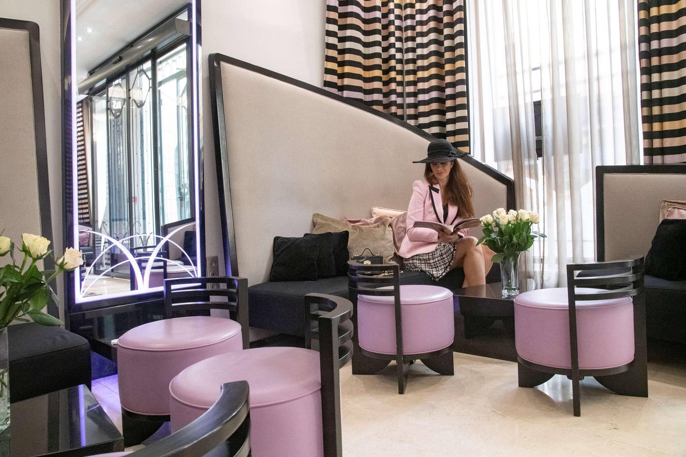 Best-Western-Premier-Mondial-Lobby-62