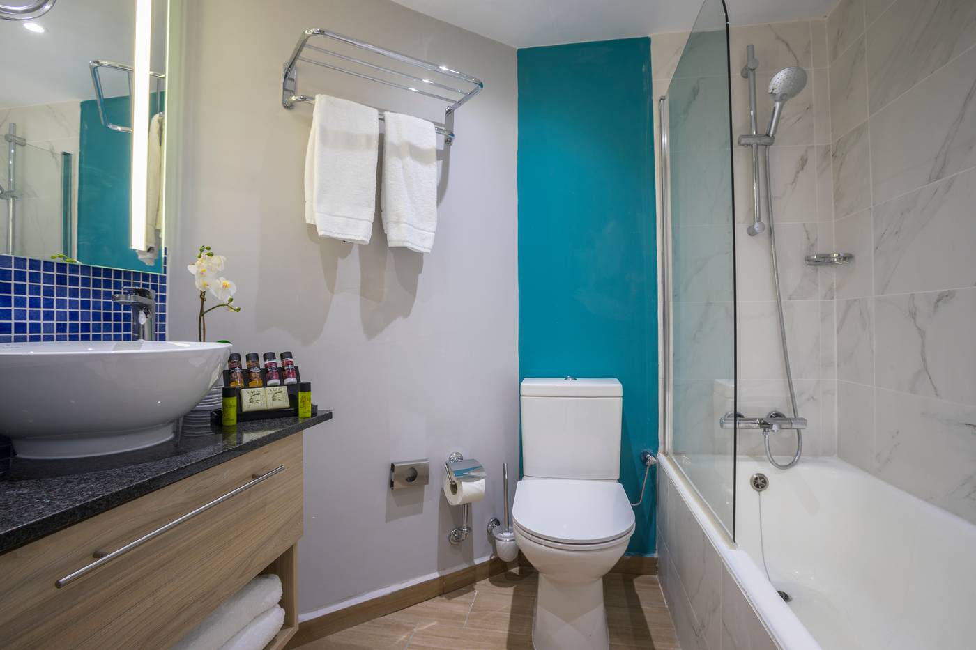 Leonardo-Club-Laura-Beach-And-Splash-Resort-Room-40