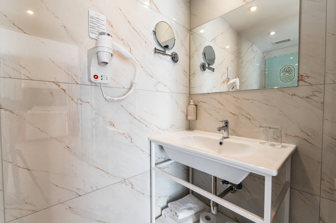 Seaview-Hotel---Adults-Only-16--Room-28