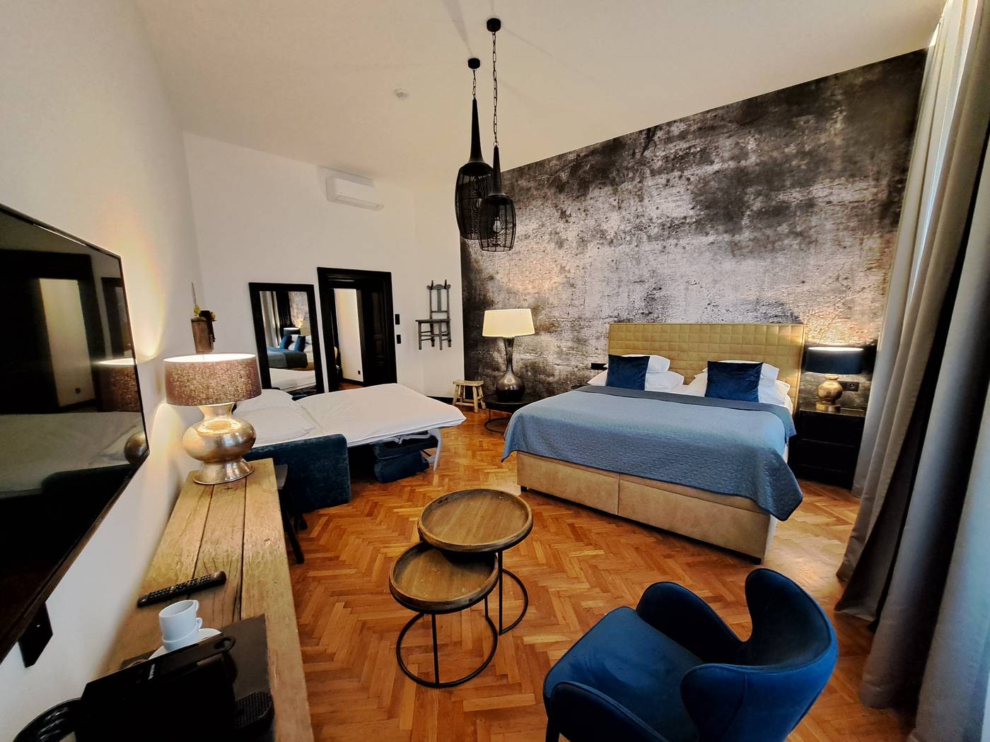 Antik-Hotel-Prague-Room-11