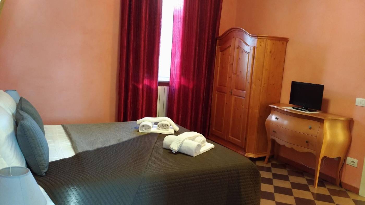 B&B Principe Calaf 4-Italy-LUCCA-Room-4