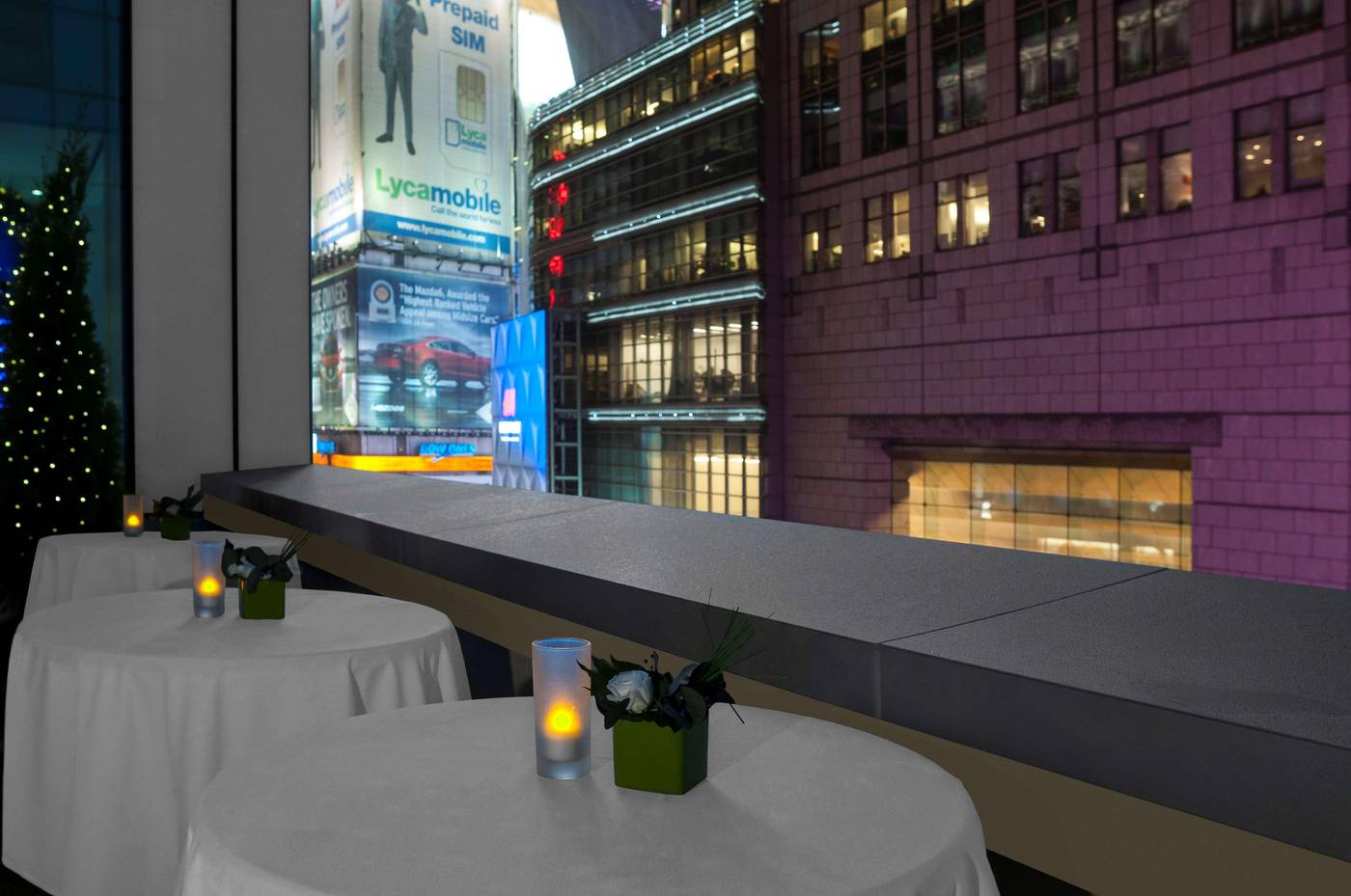 Hilton-Garden-Inn-New-York-Times-Square-Central-Restaurant-21