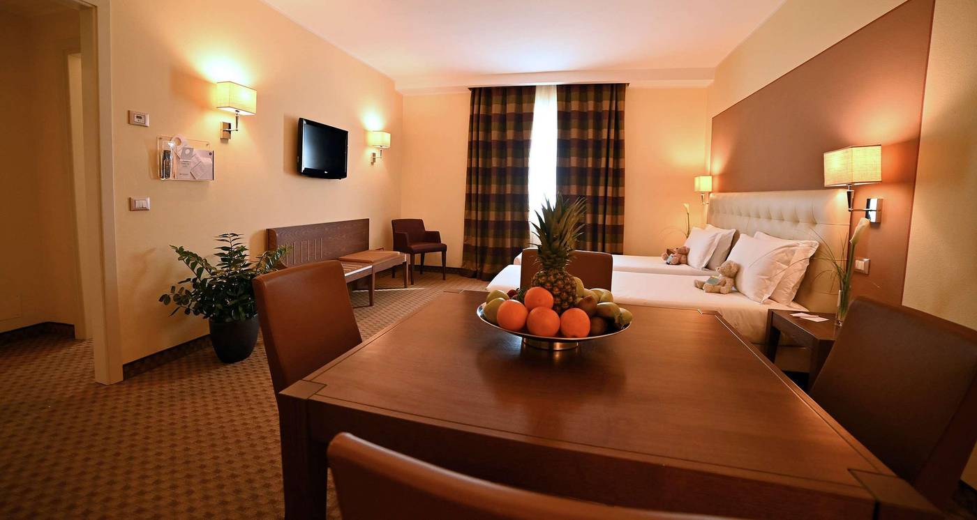 Best-Western-Grand-Htl-Guinigi-Room-14