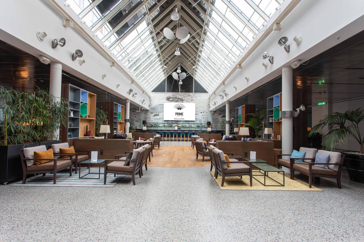 Holiday-Inn-Berlin---City-West-Bar-13