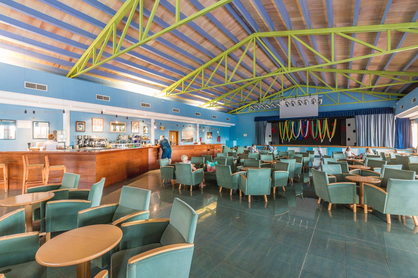 Vacances-Menorca-Resort-Bar-52