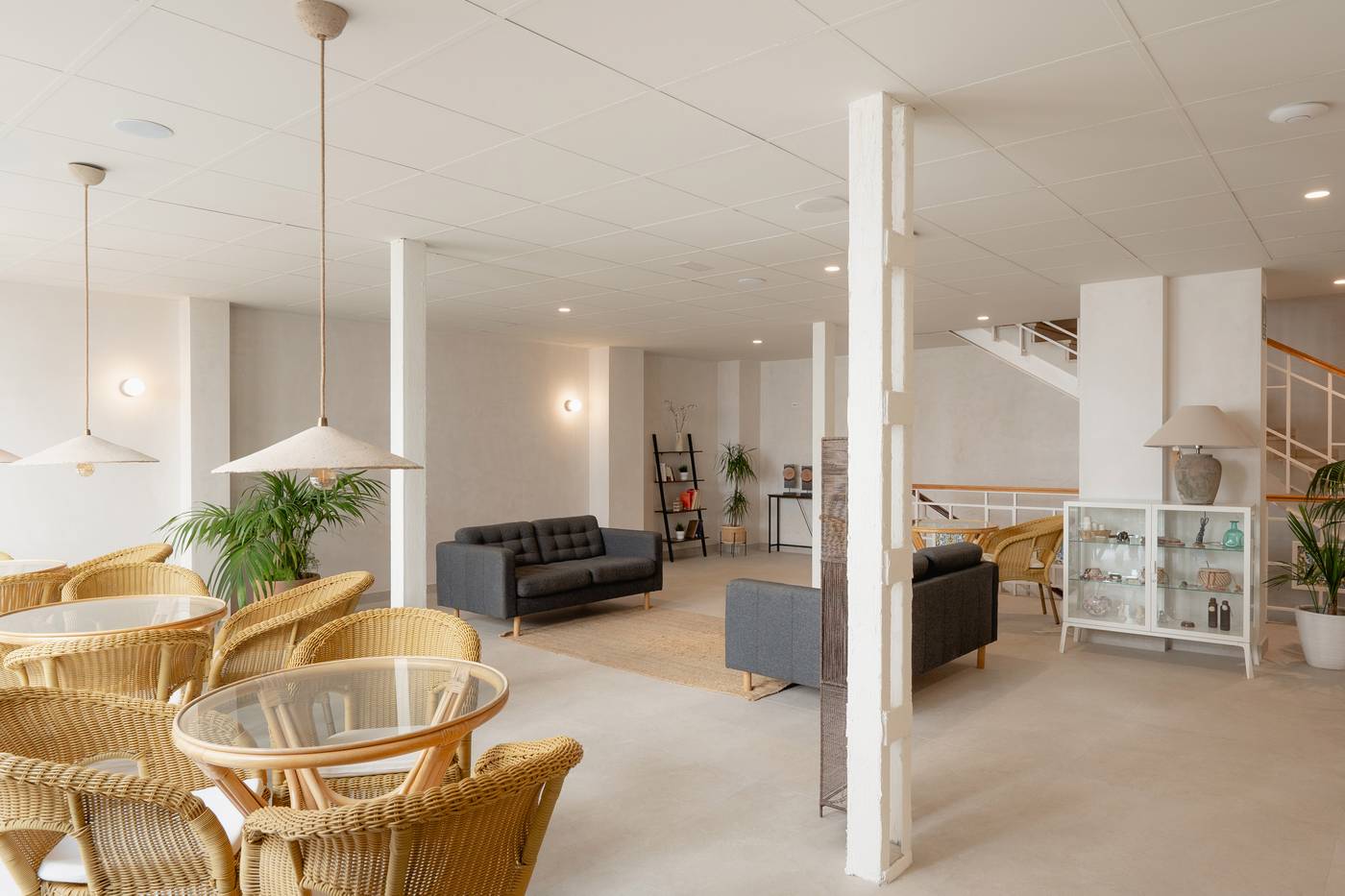 Internacional-Hotel-Lobby-20