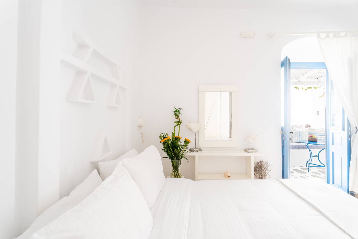 Eleanna-s-Suites-Mykonos-Room-14