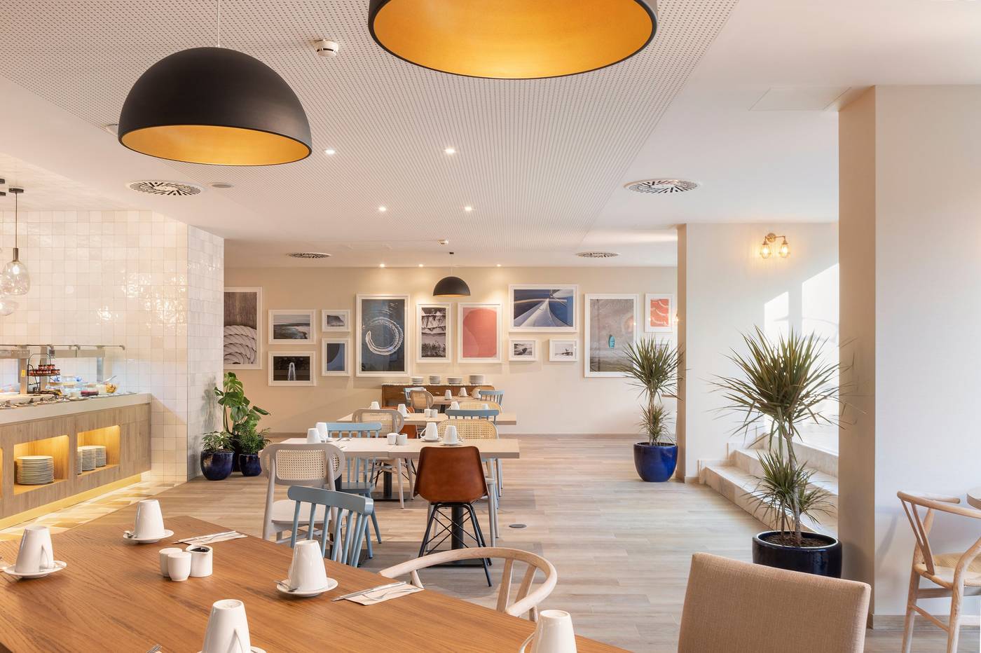 Crowne-Plaza-Caparica-Lisbon-Restaurant-3