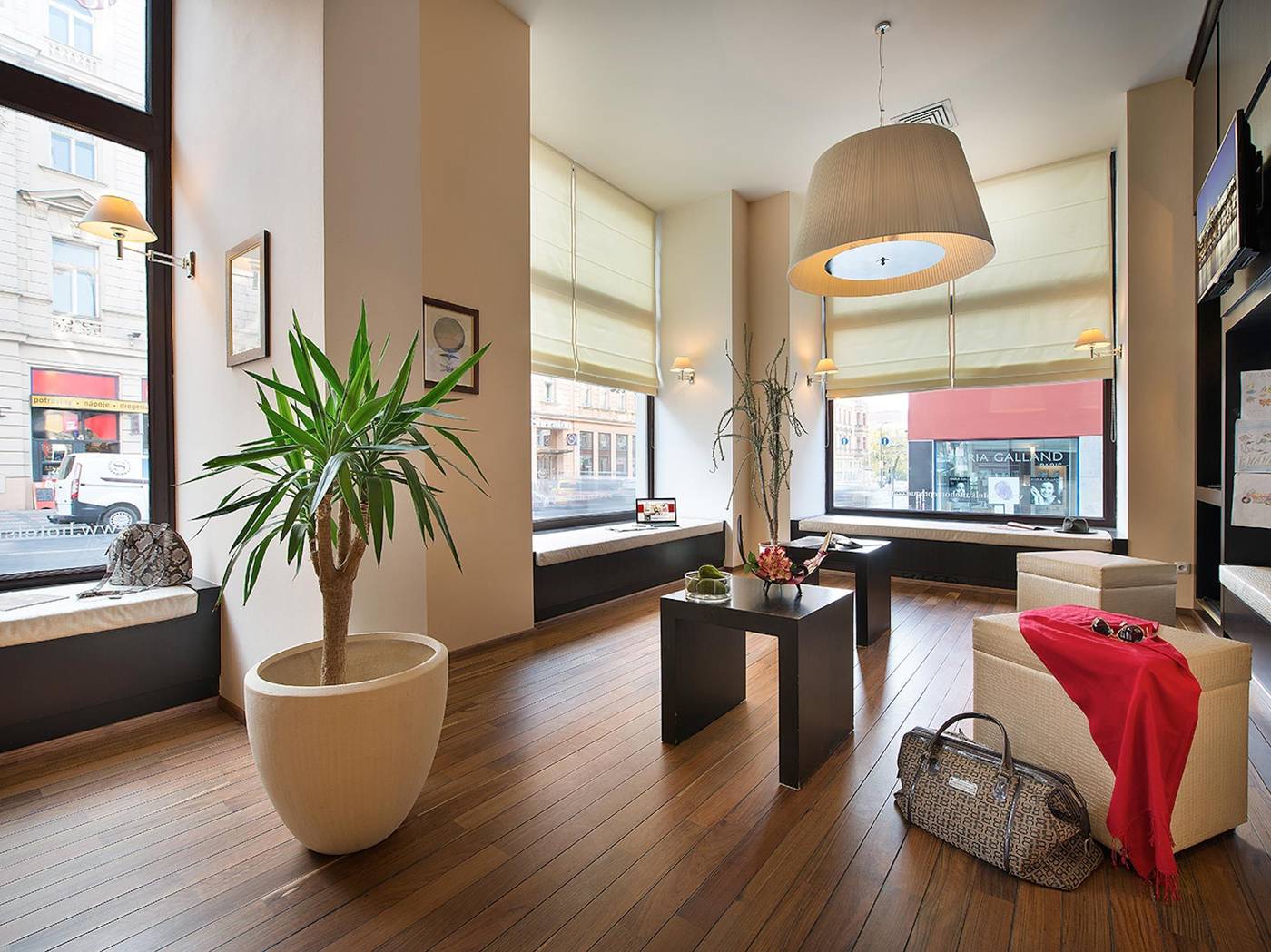 Suite-Home-Prague-Lobby-2