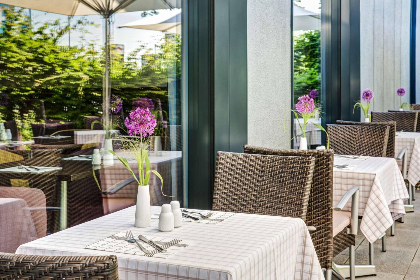 IntercityHotel-Berlin-Airport-Area-North-Terrace-30