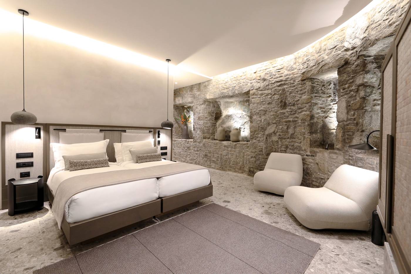 Aeonic-Suites---Spa-Room-43