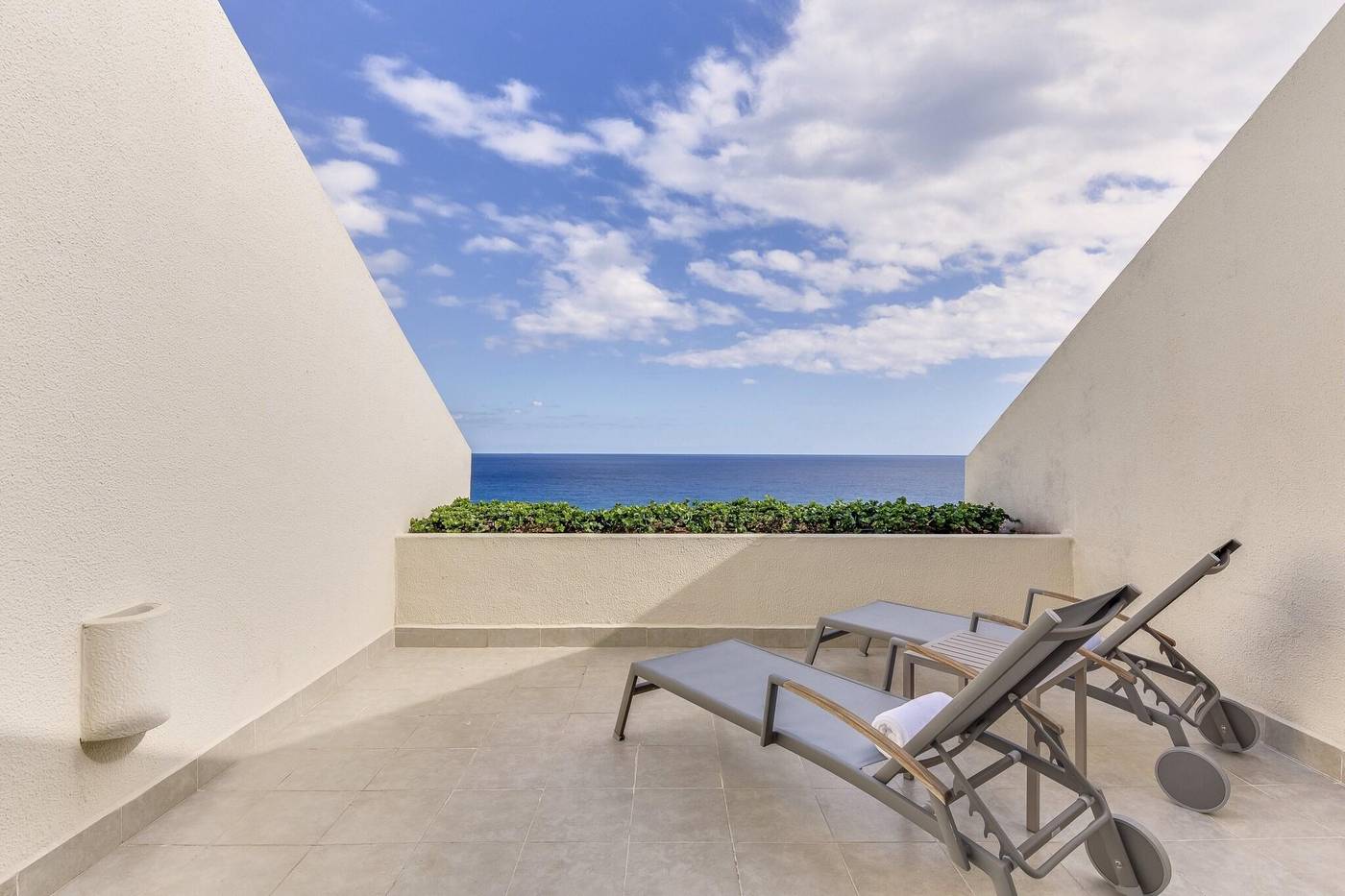 Live-Aqua-Beach-Resort-Canc----n-Room-90