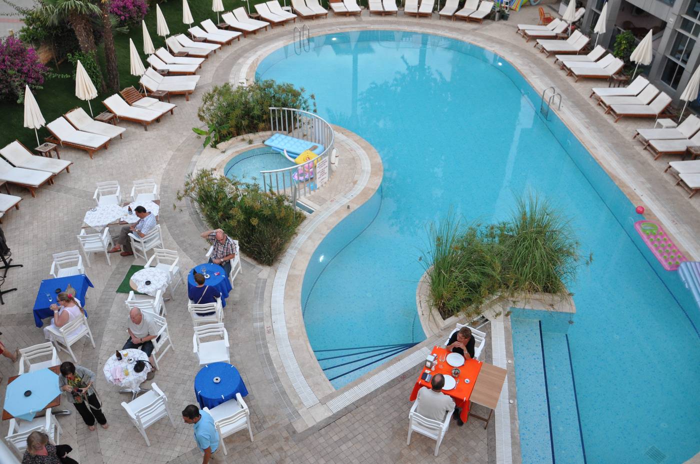 Faber-Apart-Hotel-Pool-4