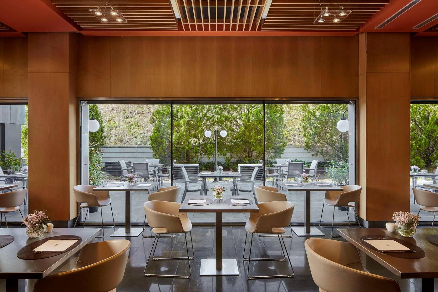 NH-Madrid-Las-Tablas-Restaurant-15