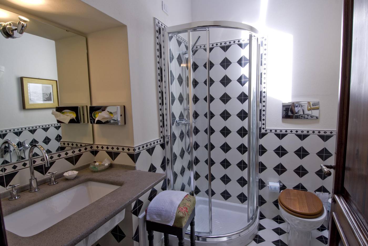 Hotel-Lucrezia-Room-10