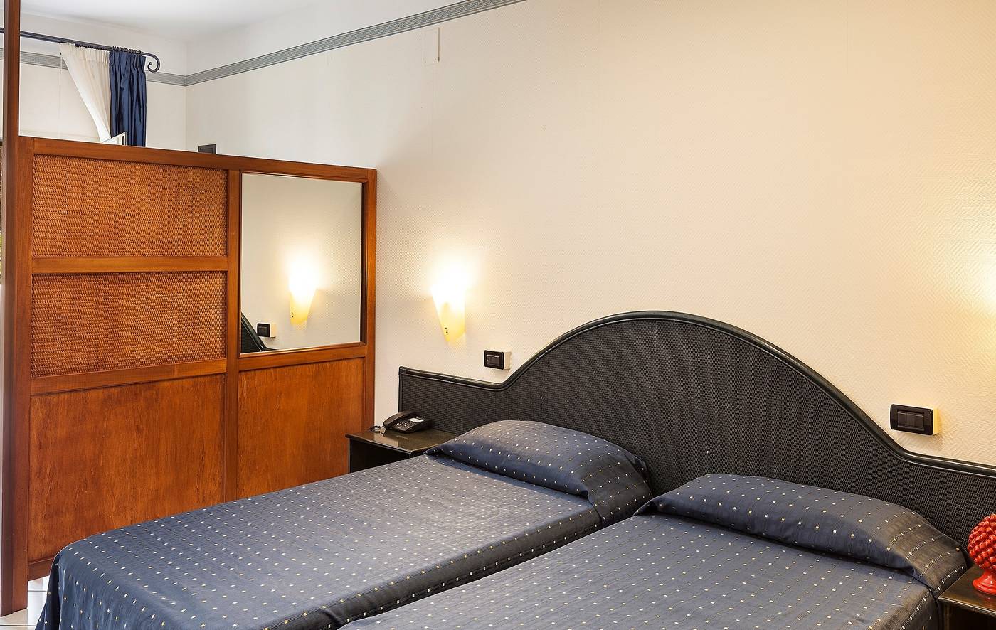 CDS-Hotels-Terrasini-Room-45