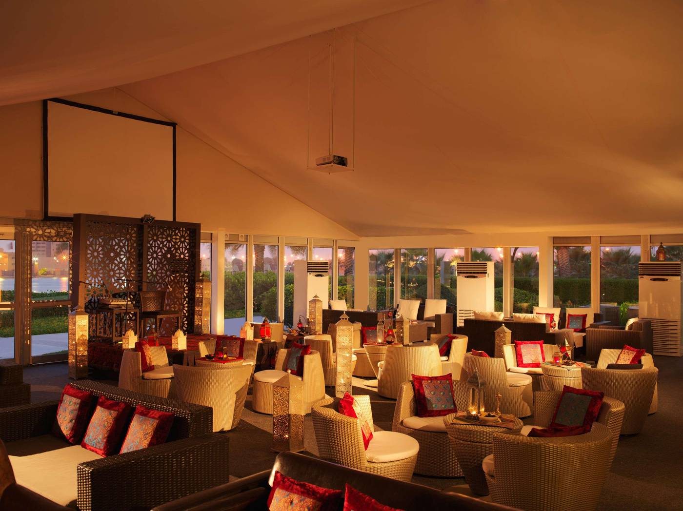 Fairmont-Bab-Al-Bahr-Bar-60