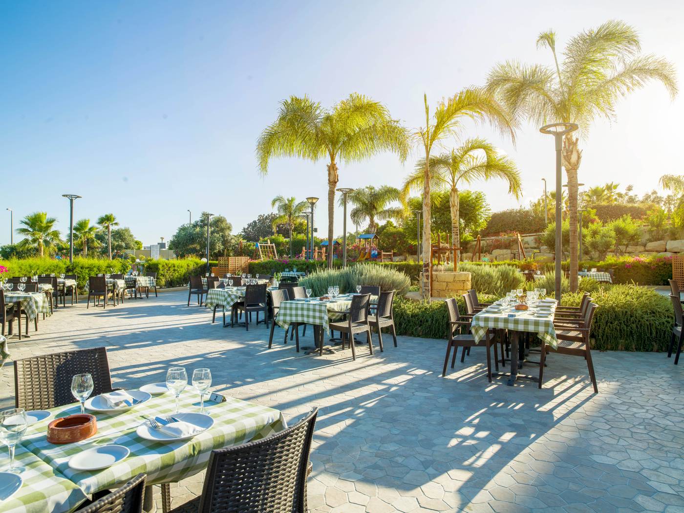 St--Raphael-Resort-Restaurant-12