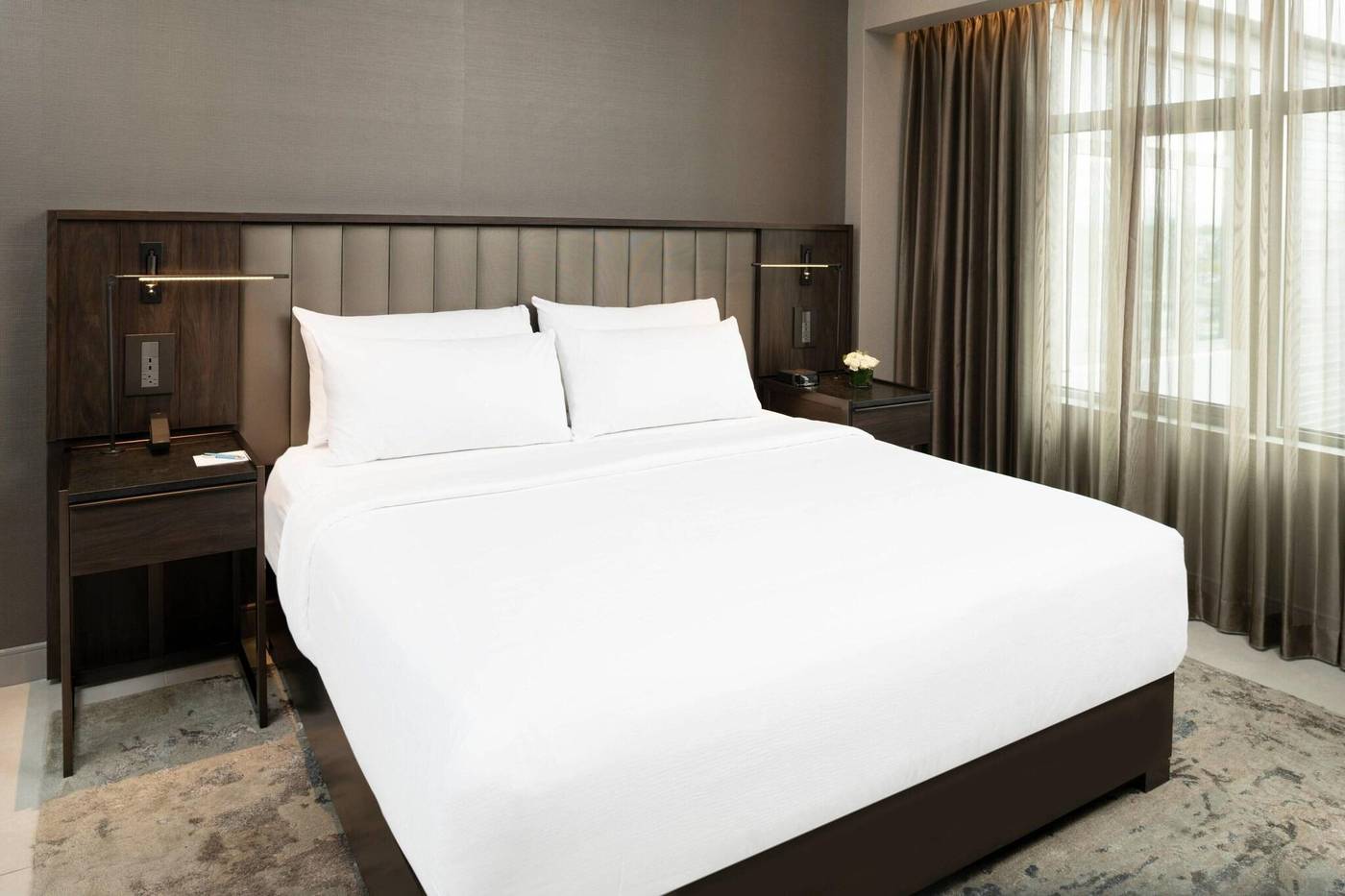 The-Row-Hotel-At-Assembly-Row--Autograph-Collectio-Room-39