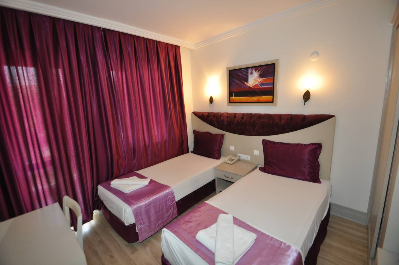 Almena-Hotel-Room-10