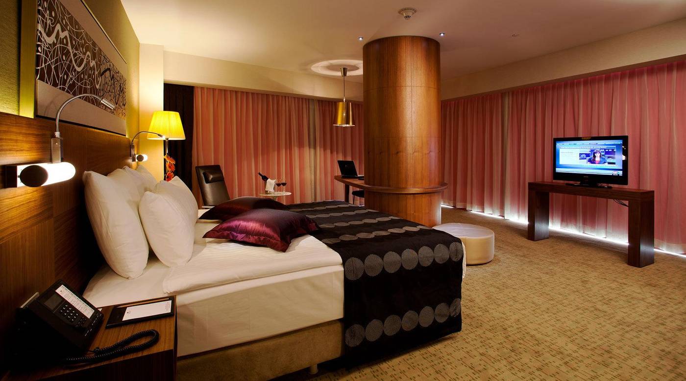 Crowne-Plaza-Harbiye-Room-26