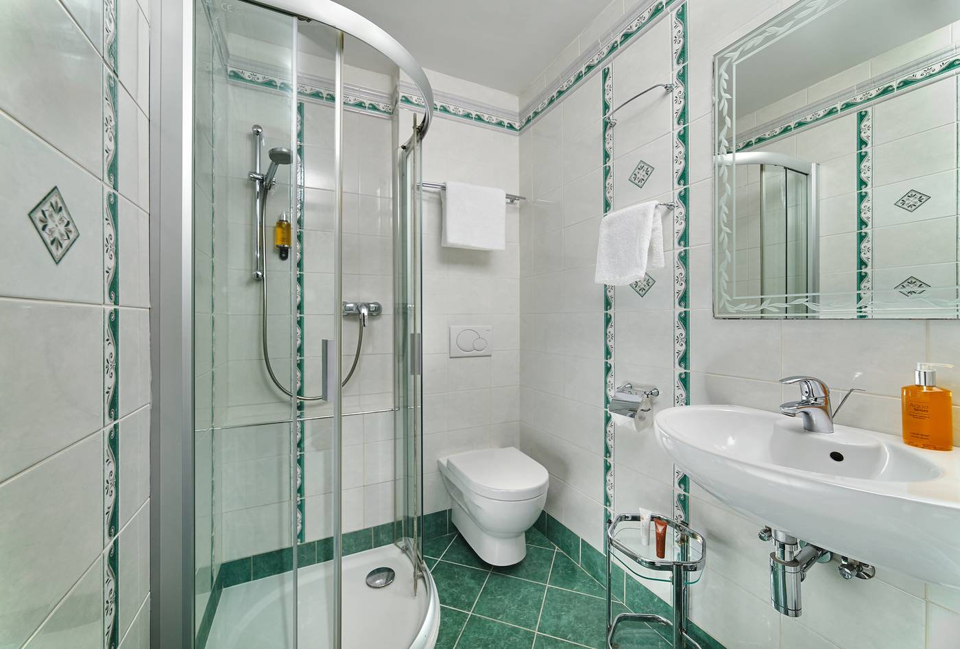 Green-Garden-Hotel-Room-29