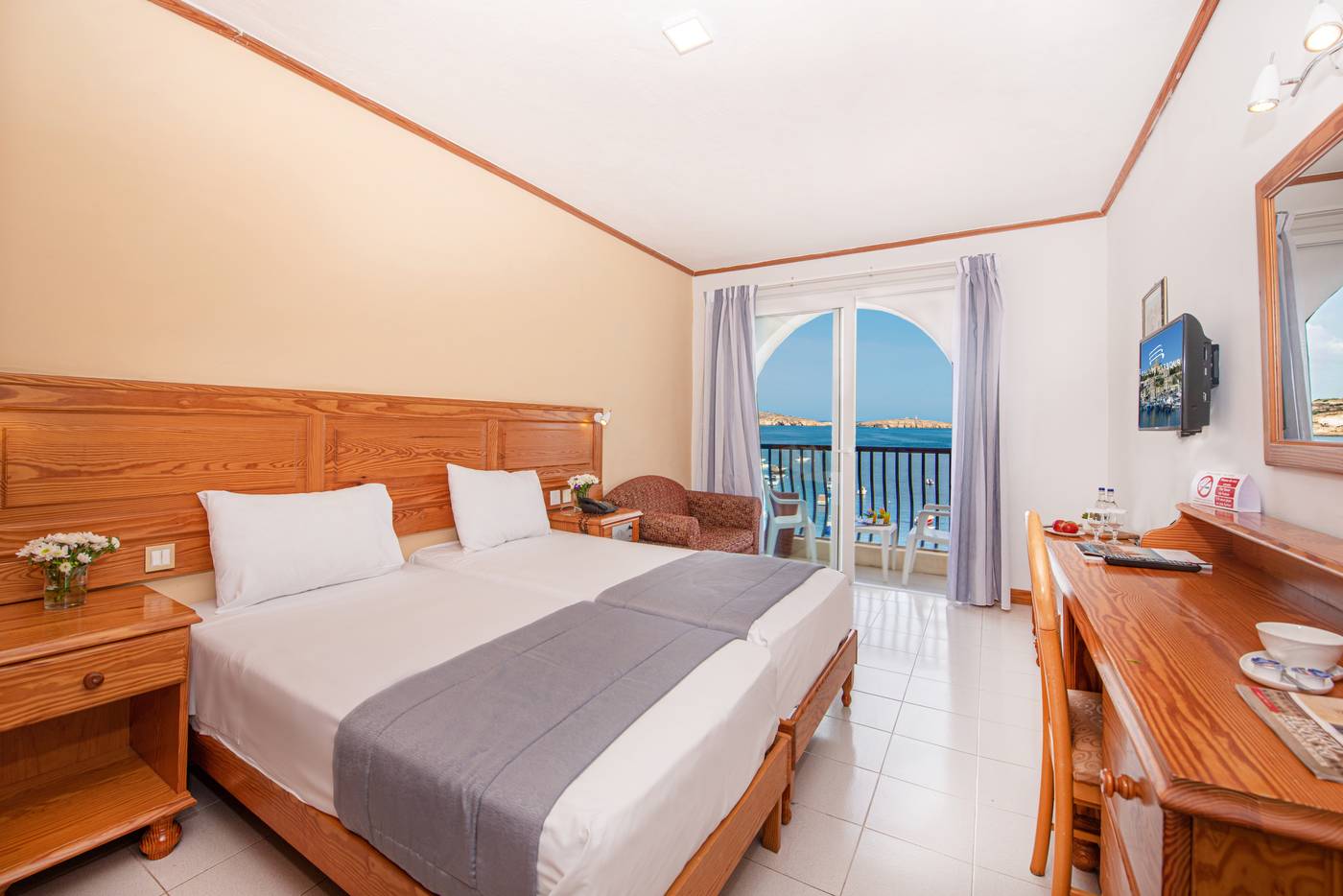 Gillieru-Harbour-Room-10