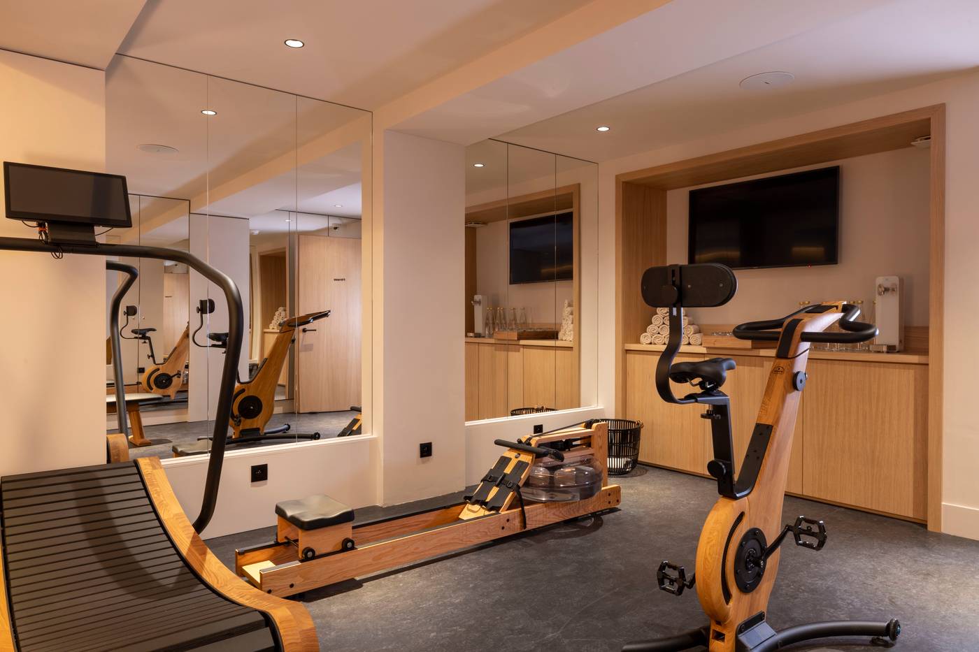 Hotel-ESTE-Sports-and-Entertainment-41