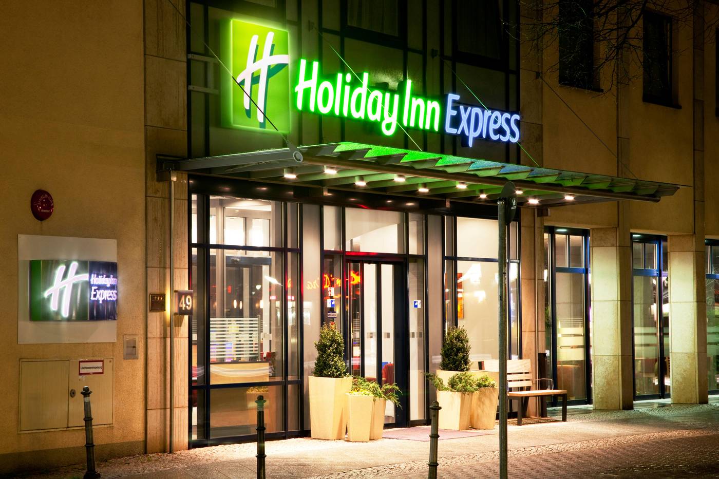 Holiday-Inn-Express-Berlin-City-Centre-General-view-10