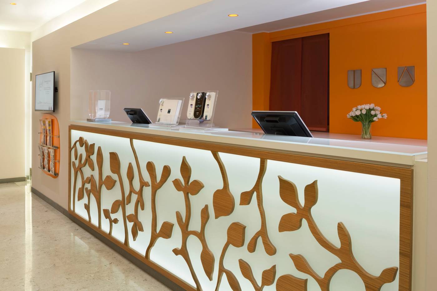 Unahotels--Mediterraneo-Milano-Lobby-2