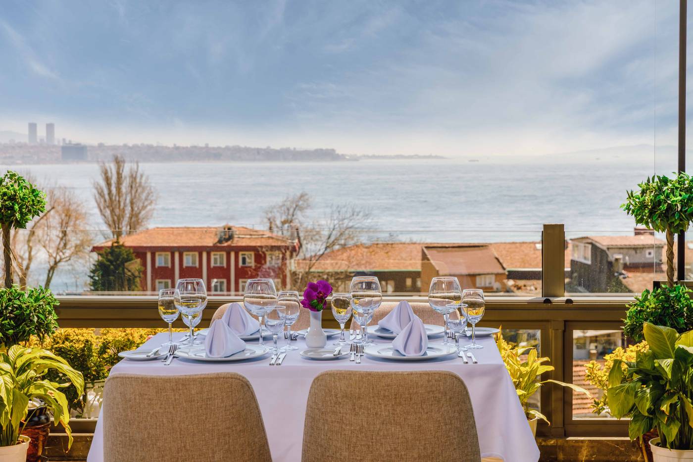 Amiral-Palace-Restaurant-94